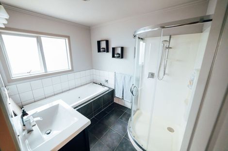 Photo of property in 12 Liberty Grove, Kelvin Grove, Palmerston North, 4414