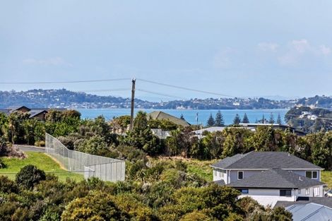 Photo of property in 8 Taraire Place, Orewa, 0931