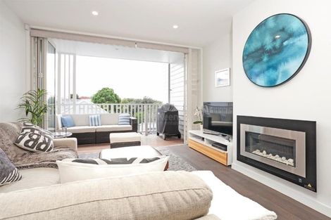 Photo of property in 9/83 Hinemoa Street, Birkenhead, Auckland, 0626