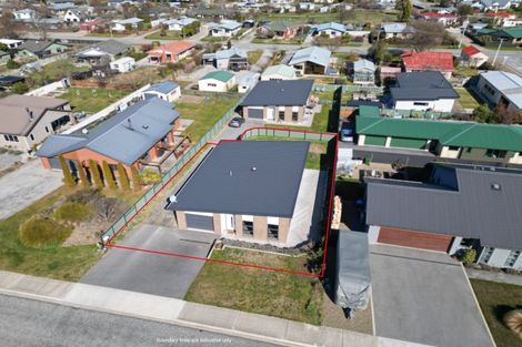 Photo of property in 53 Shields Street, Clyde, 9330