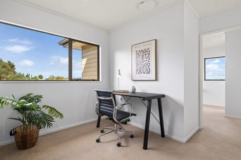 Photo of property in 1/122 Manuka Road, Bayview, Auckland, 0629
