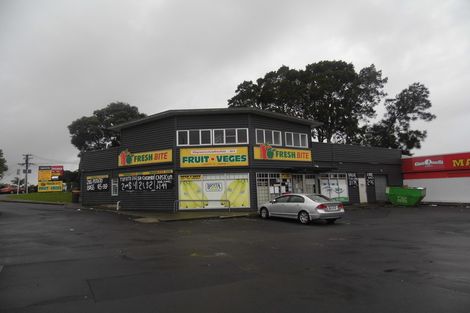 Photo of property in 1a Triangle Road, Massey, Auckland, 0614