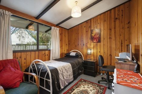 Photo of property in 9a Heretaunga Square, Silverstream, Upper Hutt, 5019