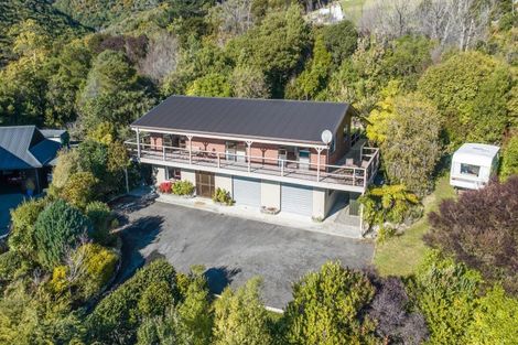 Photo of property in 7 Matai Place, Waikawa, Picton, 7220