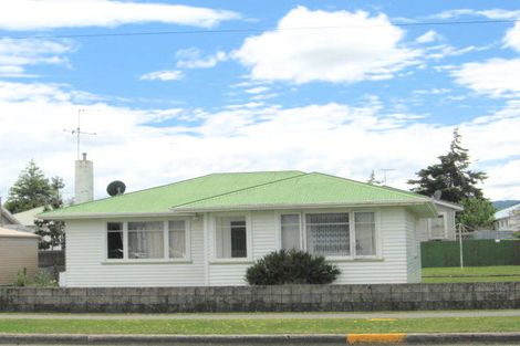 Photo of property in 1 Anzac Street, Gisborne, 4010