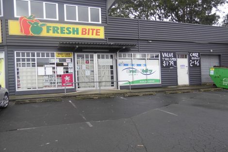 Photo of property in 1a Triangle Road, Massey, Auckland, 0614