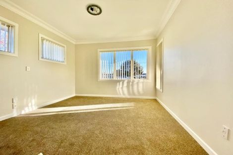 Photo of property in 17 View Road, Papakura, 2110