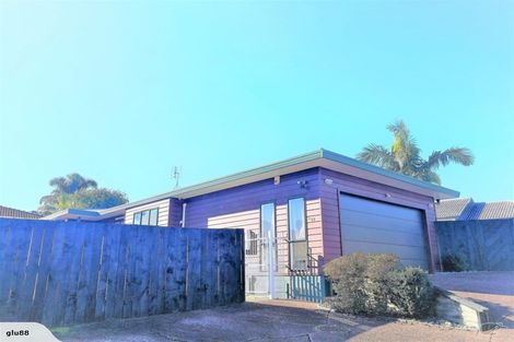 Photo of property in 1/63 Gosford Drive, Botany Downs, Auckland, 2010