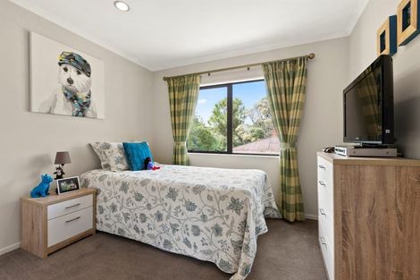 Photo of property in 23 Reeves Road, Pakuranga, Auckland, 2010