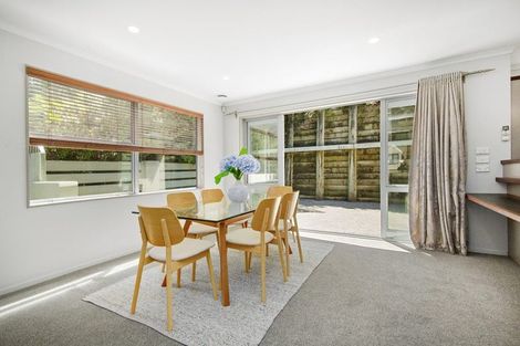 Photo of property in 16 Westwood Road, Tawa, Wellington, 5028