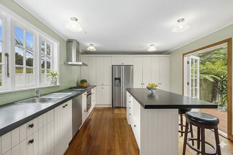 Photo of property in 43a Collins Avenue, Tawa, Wellington, 5028