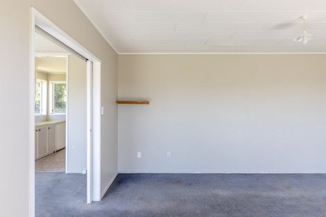 Photo of property in Ex Awariki School, 667 Mangahei Road, Te Uri, Dannevirke, 4973