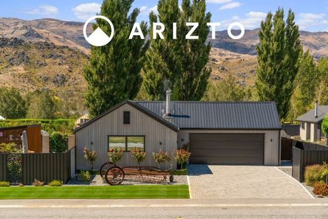 Photo of property in 52 Stratford Drive, Mount Pisa, Cromwell, 9383