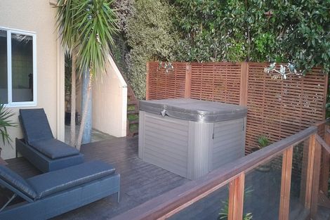 Photo of property in 102 Cannon Hill Crescent, Mount Pleasant, Christchurch, 8081