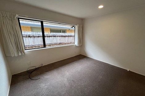 Photo of property in 2/31 Crescent Hills Court, Northpark, Auckland, 2013