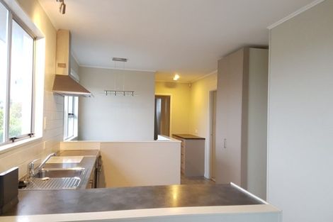 Photo of property in 1/22 Athena Drive, Totara Vale, Auckland, 0629