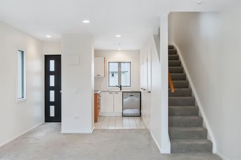 Photo of property in 8/6 John Jennings Drive, Oteha, Auckland, 0632