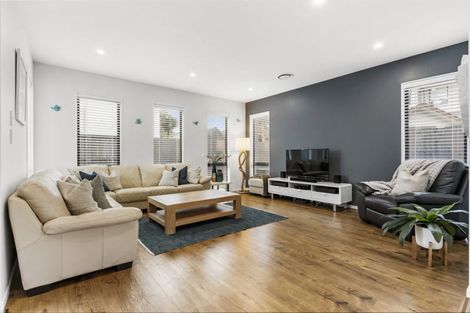 Photo of property in 6a Hostel Access Road, Eastern Beach, Auckland, 2012