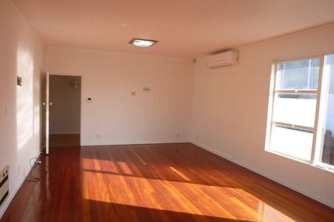 Photo of property in 21 Lake Road, Northcote, Auckland, 0627