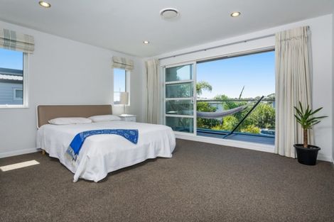 Photo of property in 15 Remuremu Street, Long Bay, Auckland, 0630