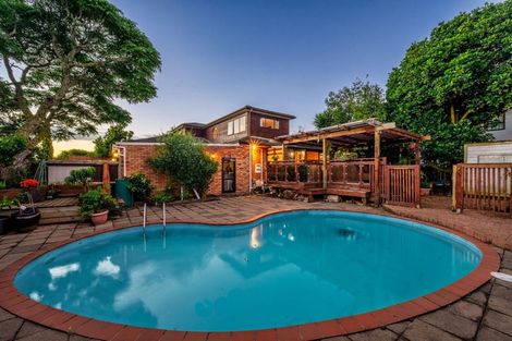 Photo of property in 10 Padfield Place, Sunnyhills, Auckland, 2010