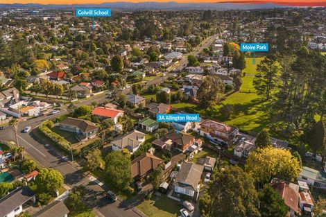 Photo of property in 1/3 Allington Road, Massey, Auckland, 0614