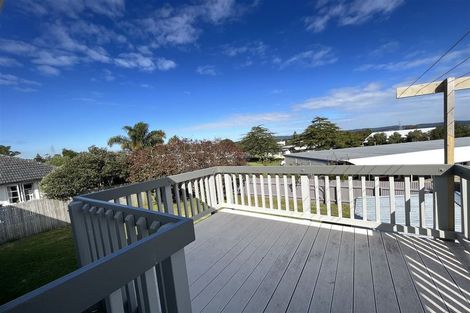 Photo of property in 424 Old Te Atatu Road, Te Atatu Peninsula, Auckland, 0610