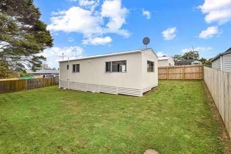 Photo of property in 25a West Harbour Drive, West Harbour, Auckland, 0618