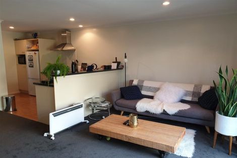 Photo of property in 3/17 Harbour View Road, Te Atatu Peninsula, Auckland, 0610