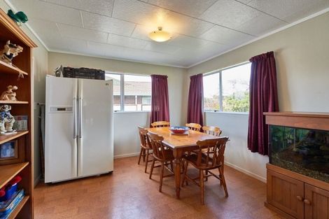 Photo of property in 10 Grange Place, Milson, Palmerston North, 4414