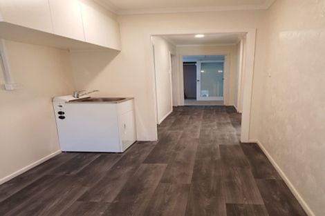 Photo of property in 132 Parkvale Road, Karori, Wellington, 6012