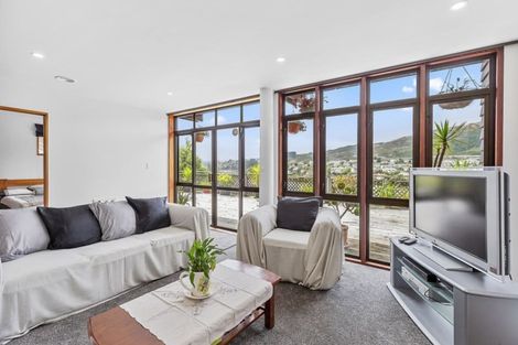Photo of property in 19 Rembrandt Avenue, Tawa, Wellington, 5028