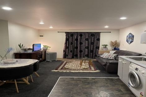 Photo of property in 2b/66 Mount Eden Road, Mount Eden, Auckland, 1024