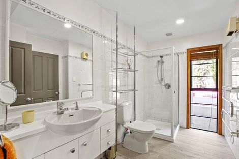 Photo of property in 85c Eliot Street, New Plymouth, 4310