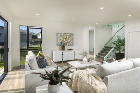 Photo of property in 14 Sauterne Road, Kumeu, 0810