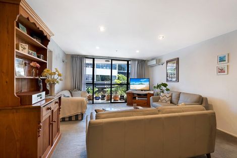 Photo of property in 2i/175 Hurstmere Road, Takapuna, Auckland, 0622