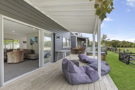 Photo of property in 350 Clifton Road, Whitford, Howick, 2571