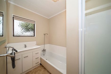Photo of property in 18b Virginia Place, Whalers Gate, New Plymouth, 4310