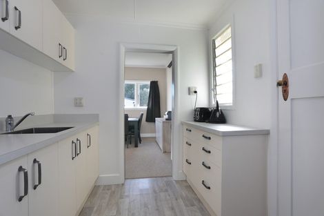 Photo of property in 1 Frood Street, Bulls, 4818