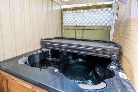 Photo of property in 1 Elder Grove, Paraparaumu, 5032