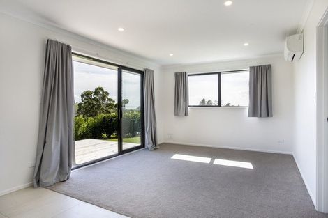 Photo of property in 2228 South Head Road, South Head, Helensville, 0874