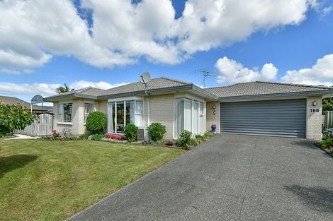 Photo of property in 188 Lakeside Drive, Orewa, 0931