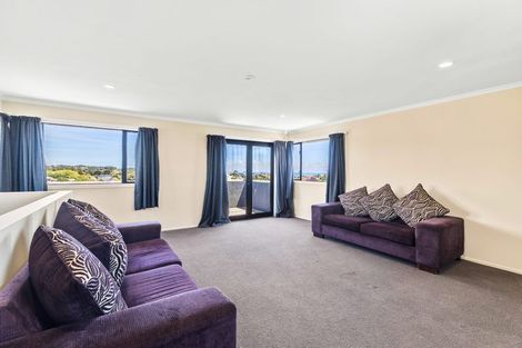 Photo of property in 49 Paynters Avenue, Strandon, New Plymouth, 4312