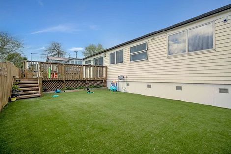 Photo of property in 103e Woodglen Road, Glen Eden, Auckland, 0602