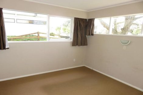 Photo of property in 15 Goddard Grove, Churton Park, Wellington, 6037