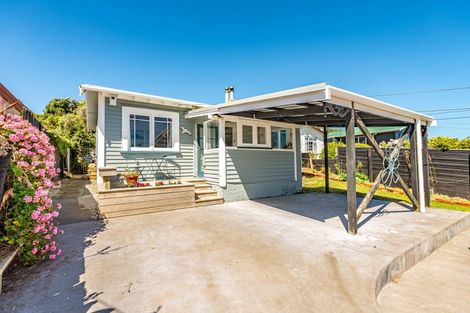 Photo of property in 40 Karaka Street, Castlecliff, Whanganui, 4501