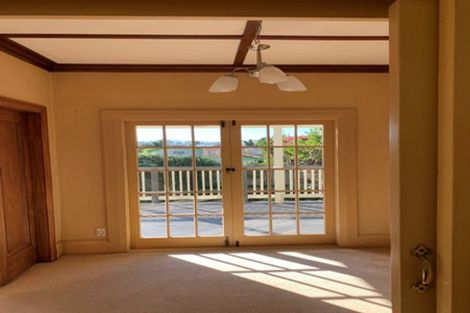 Photo of property in 22 Ruakiwi Road, Hamilton Lake, Hamilton, 3204