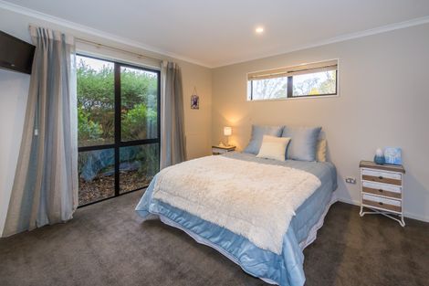 Photo of property in 21 Bernice Crescent, Yaldhurst, Christchurch, 8042