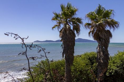 Photo of property in 84 Ames Street, Paekakariki, 5034