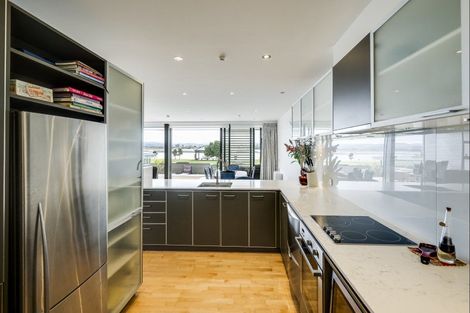 Photo of property in 209/7 Humber Street, Pandora, Napier, 4110